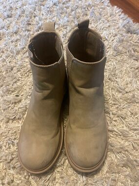 Kids Chelsea Ankle Boots in Light Tan - Pull-On Style
